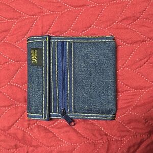 Lee Wallet